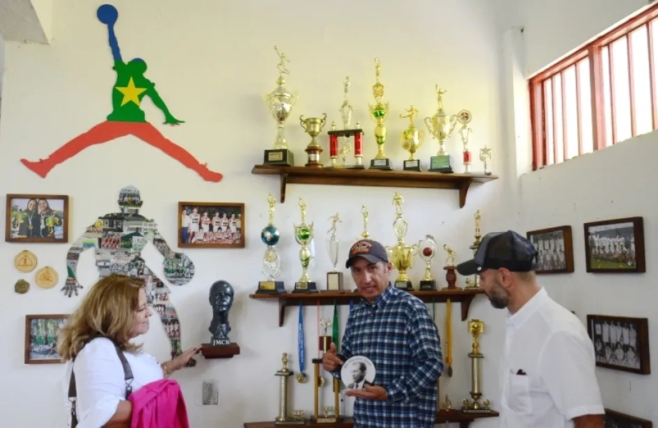 Trofeos de 1978, que siempre estuvieron en las casas de los deportistas y aún los conservaban, donados parte el museo deportivo.