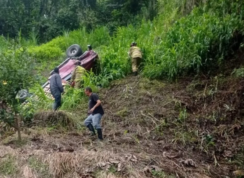 Esta es la camioneta accidentada en la antigua vía entre Manizales y Chinchiná.