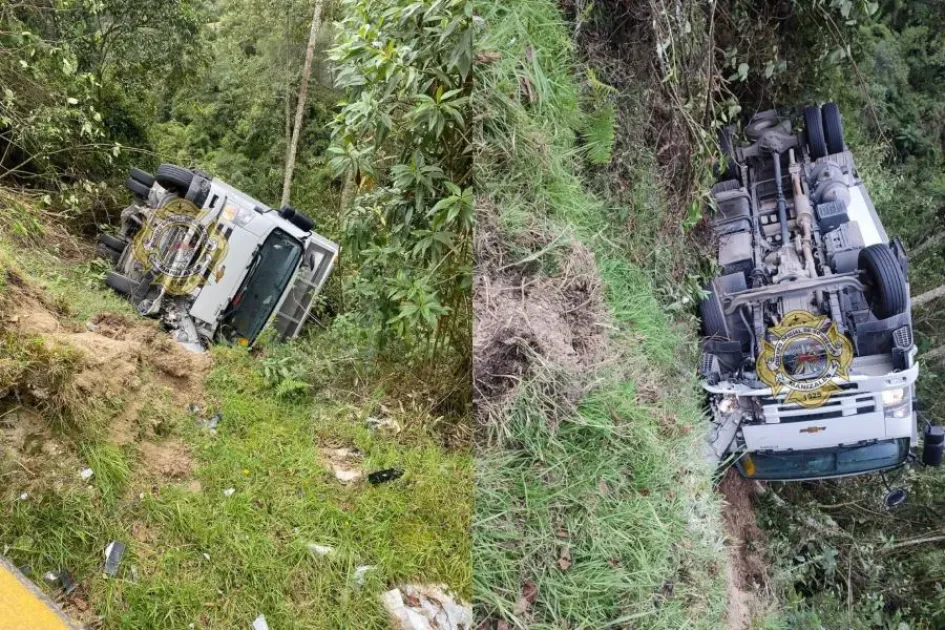 Furgón se salió de la vía y rodó 20 metros en la vía Manizales-Bogotá