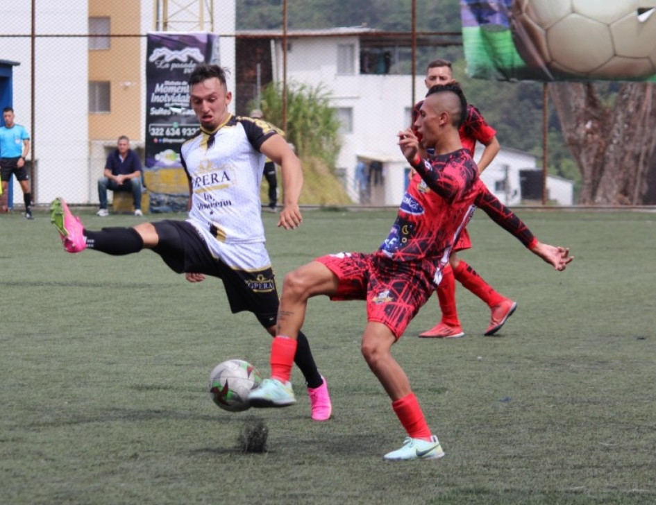La Copa Ciudad de Villamaría llegará hoy a su quinta fecha de la segunda fase con cuatro invictos, tres positivos y uno negativo.