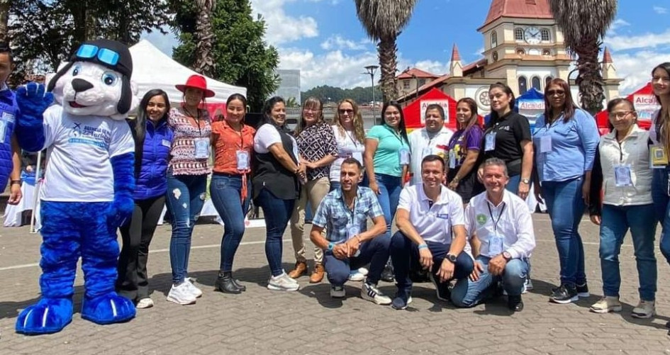 24 empresarios de Villamaría (Caldas) participaron en la IV cohorte del programa Villamaría en Potencia, programa que busca fortalecer los sectores turismo, gastronómico, textil, servicios y comercio local. Apoyan Acopi y la Alcaldía municipal.