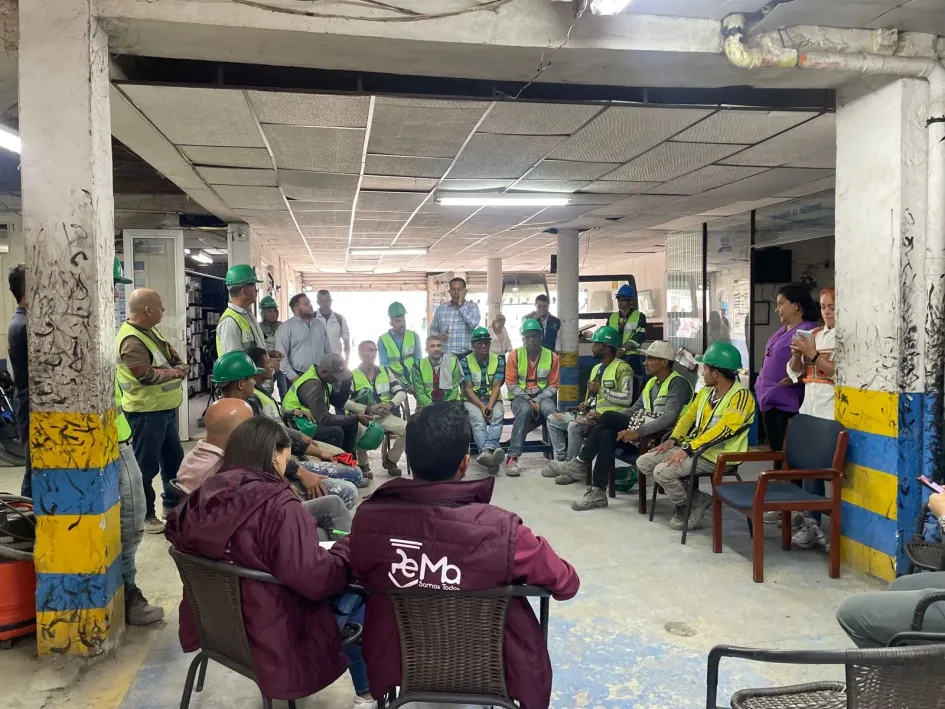 Mesa de negociación de obreros del bulevar de la 19 con la Secretaría de Obras y la Personería de Manizales. 