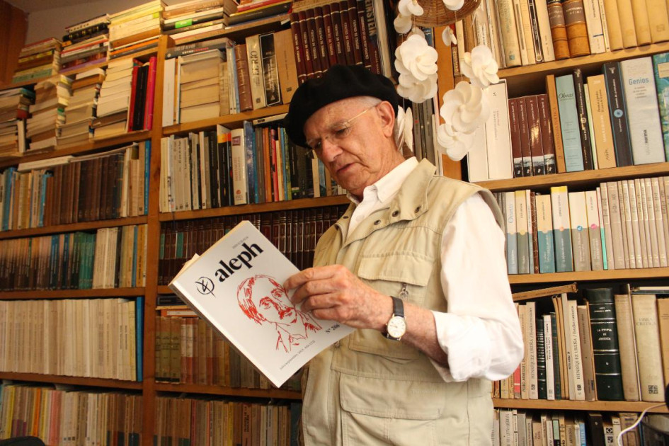 Carlos Enrique Ruiz, docente, poeta, ingeniero y fundador de la revista Aleph.