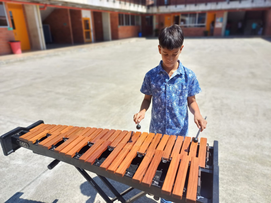 Sebastián Bohórquez con la marimba, instrumento que interpreta desde los seis años.