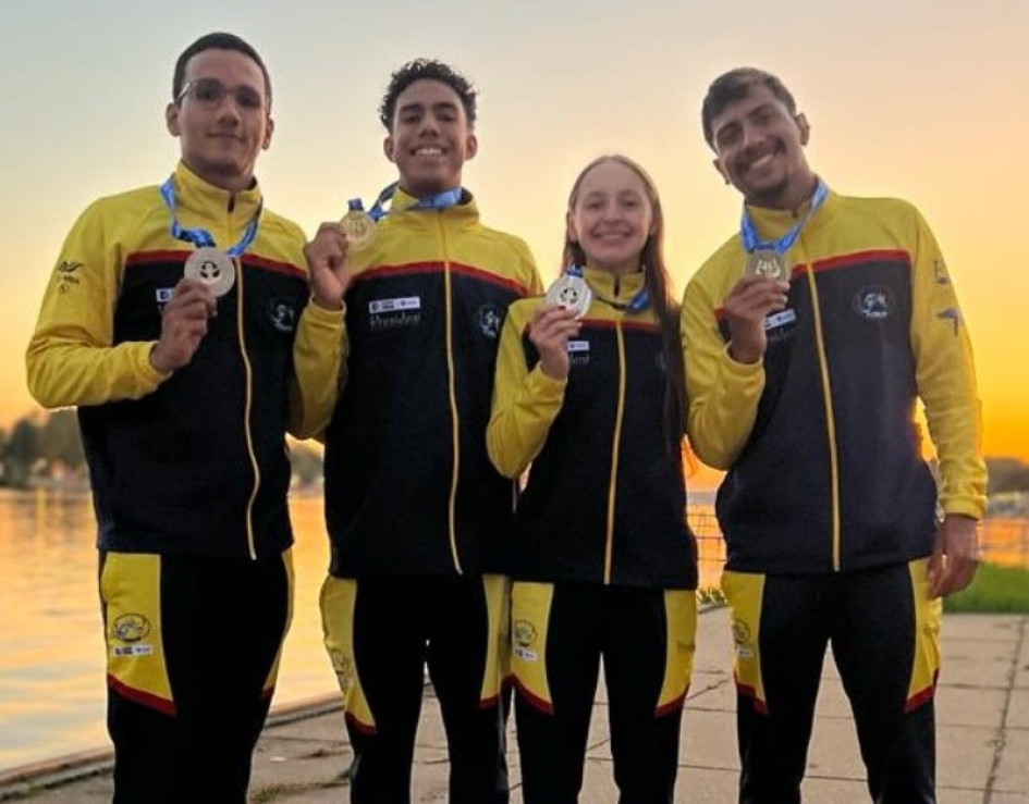 La delegación de Caldas que estuvo con Colombia en el Mundial de Aguas Abiertas en Belgrado (Serbia). Ganaron una medalla de plata y ocuparon dos cuartas posiciones.