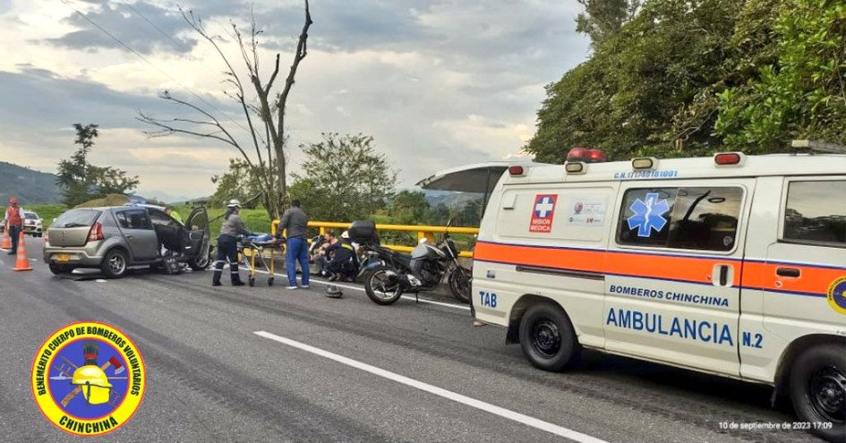 El sitio donde se registró el accidente en la vía Manizales-Chinchiná.