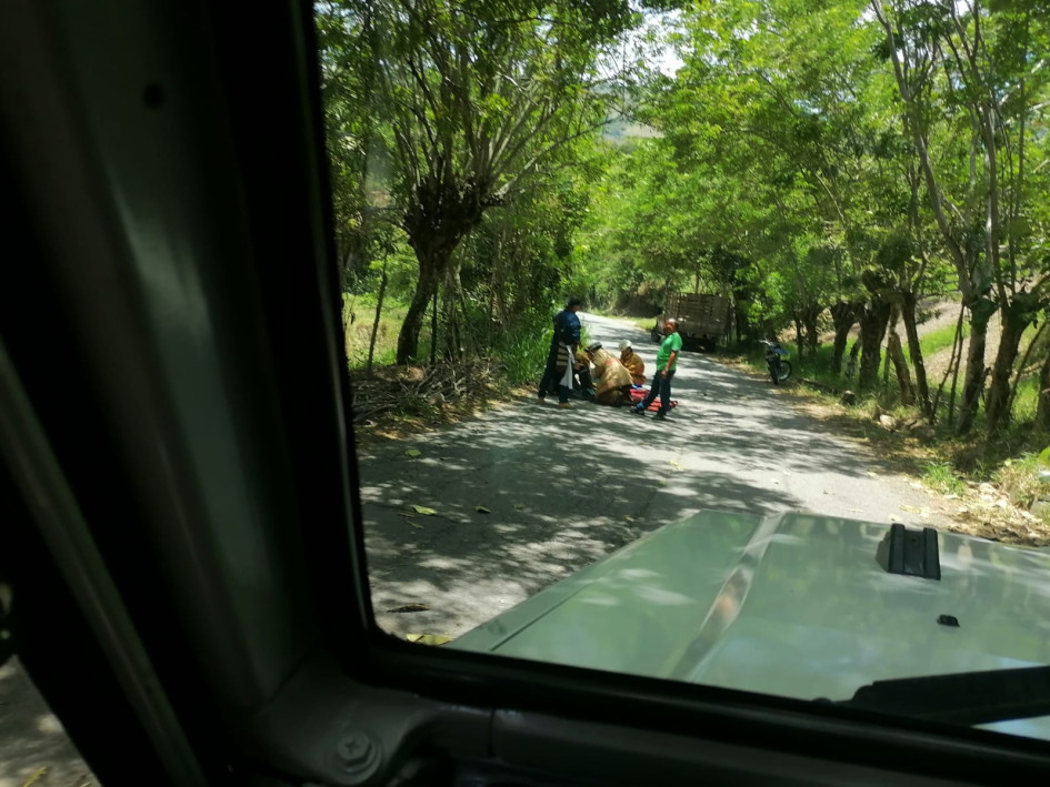 La familia del joven lesionado asegura que la escena del accidente se alteró.