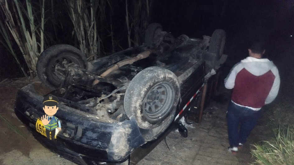 Según las autoridades, 15 personas resultaron lesionadas al volcarse una camioneta de estacas en la vereda El Bosque de Samaná (Caldas), que regresaba de acompañar la caravana de un candidato a la Alcaldía del municipio.