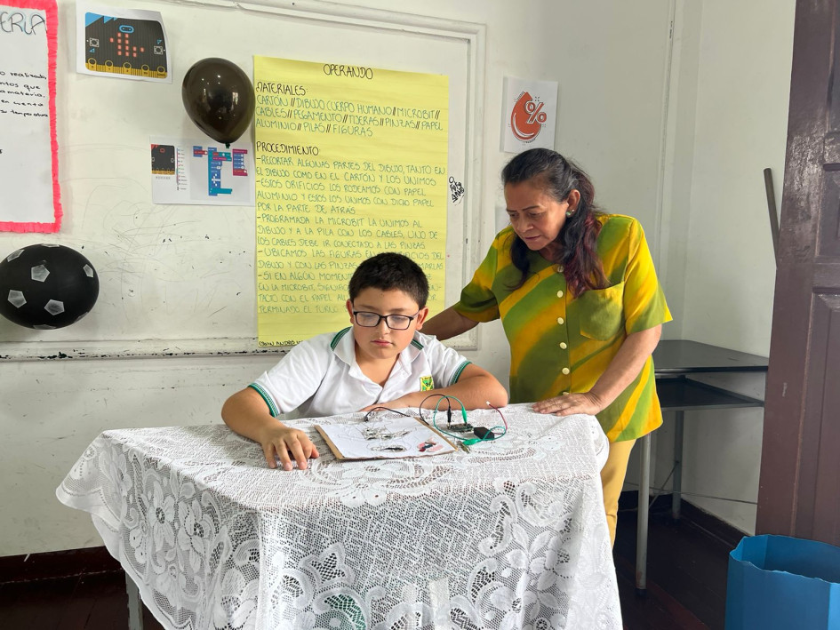 Ganaron premios con el Space Center y con Janet's Planet.