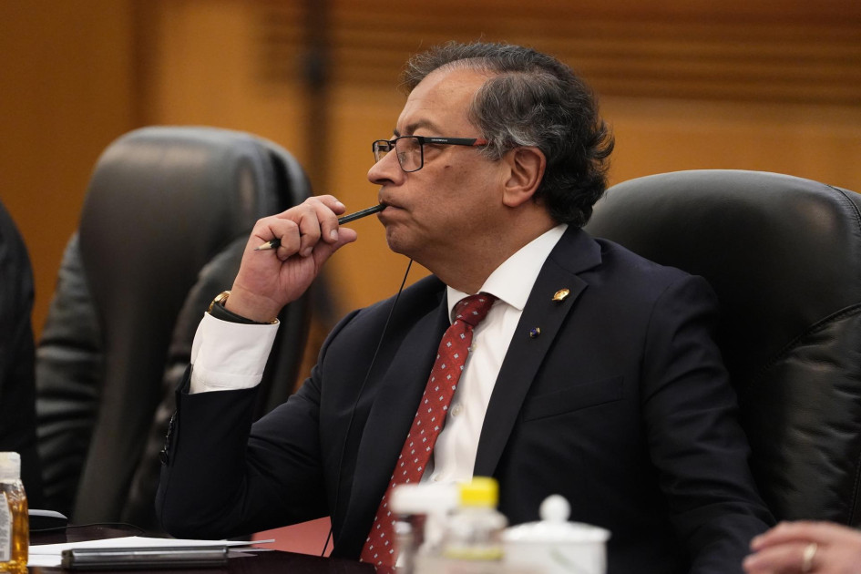 El presidente de Colombia, Gustavo Petro, se refirió a las alertas de seguridad sobre las elecciones del domingo, desde Hawái, donde hizo una escala tras su visita de Estado a China.