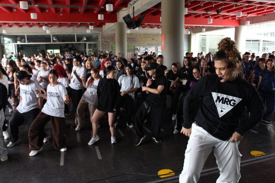 Hubo conversatorios y talleres de danza urbana.