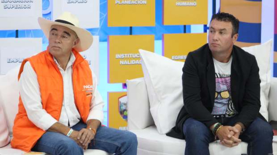 En la sede de la institución de educación superior Cinoc, se llevó a cabo el foro con los aspirantes a la Alcaldía de Pensilvania Gustavo Gutiérrez y Jesús Iván Ospina.