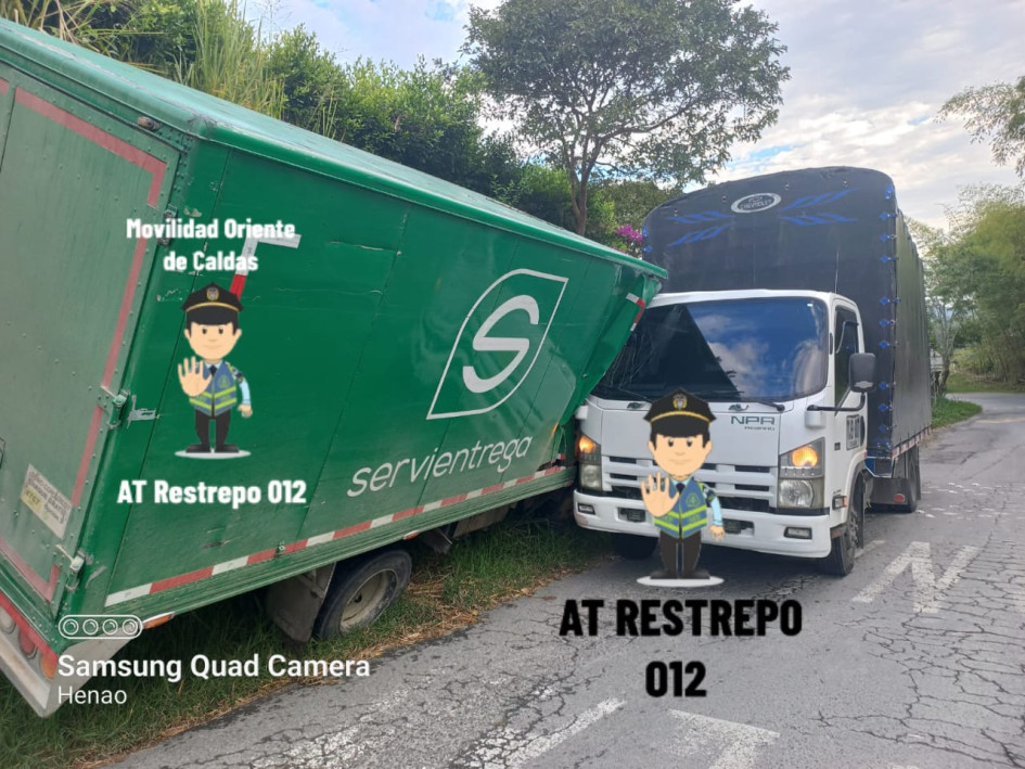 Este es el choque entre ambos automotores.