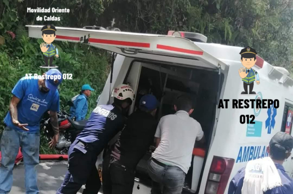 La joven transitaba en el capacete de un yip y, en una curva, se cayó del vehículo. Resultó gravemente herida.