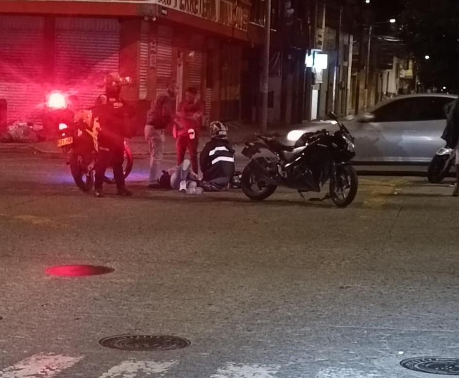 Dos motos chocaron en la avenida del Centro en Manizales