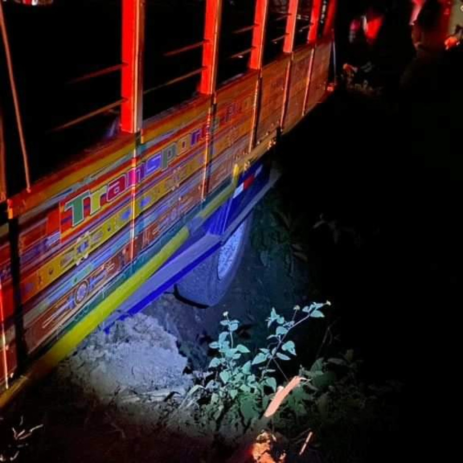 Así quedó la llanta de la chiva en Villamaría.