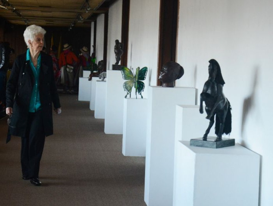 Beatriz Echeverri, artista caldense, en su exposición Mujeres, que se inaugura hoy a las 6:00 p.m. en el Fondo Cultural del Café.