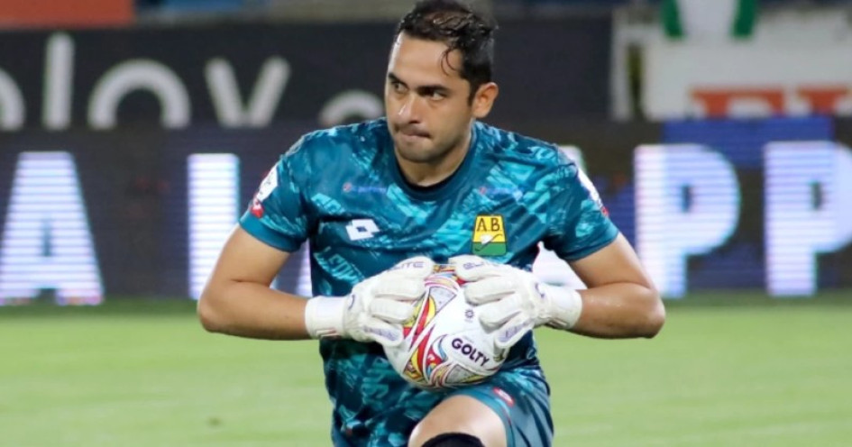 Dos jugadores y un miembro del cuerpo técnico reforzarán el equipo de cara al próximo año. En la foto, el nuevo portero blanco, James Aguirre.