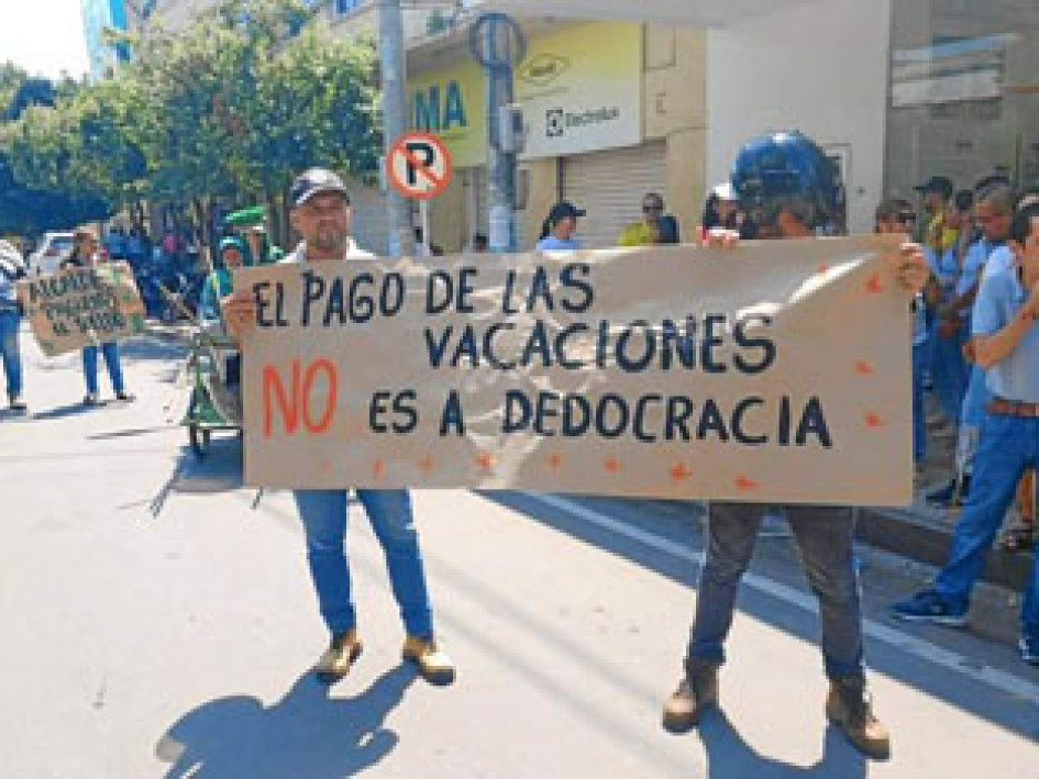 Según afectados, a algunos el Banco les amenaza con iniciar procesos de embargo, hay afectados económica y emocionalmente y por ello le exigen al alcalde César Alzate cancelar los salarios y que cumpla con las obligaciones vencidas, además de pedir a los jueces de ese Municipio que fallen a favor las acciones de tutela por afectación al mínimo vital y otros derechos fundamentales vulnerados por el mandatario.