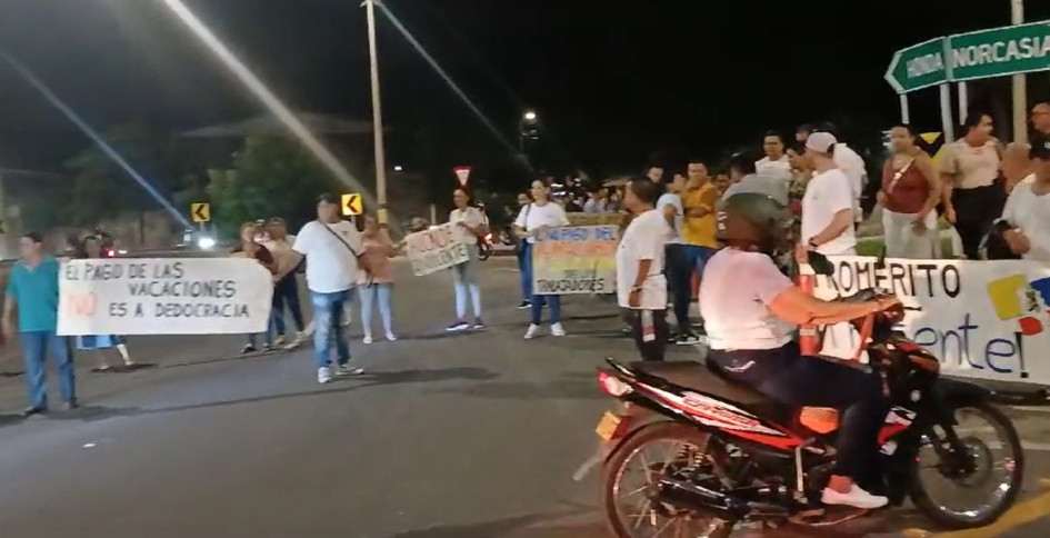 De acuerdo con los denunciantes, la Administración del puerto caldense les adeuda dos quincenas a al menos 175 funcionarios.