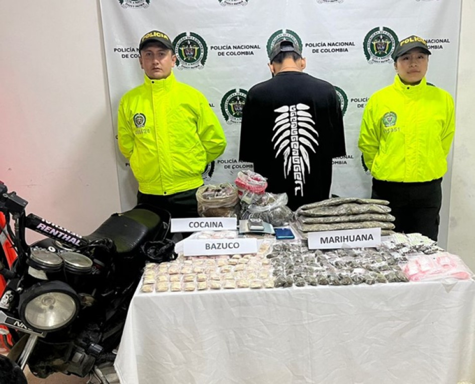 Se capturó en flagrancia a un hombre de 26 años con droga y un arma de fuego.