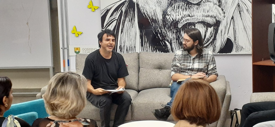 Marco Alejandro Tobón (izquierda) ganó el primer Certamen Municipal de Creación Literaria Chinchiná 2023, organizado por la Sociedad de Mejoras Públicas. Participó con las obras Rapé de Napoleón e Historia de un desplante, El Imperio de Brasil y El congreso de Panamá 1826, en las modalidades no ficción y narrativa.