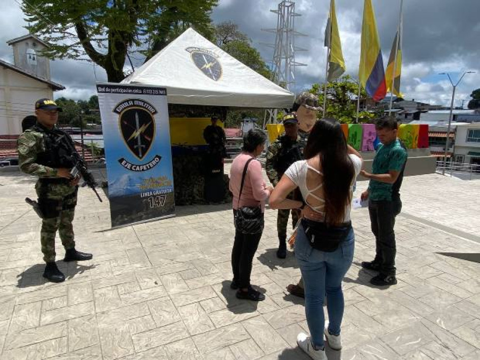 El Gaula Militar indica que en sus recorridos por el país suministra información a empresarios, gremios, estudiantes, trabajadores y en general a la población con el propósito de evitar que sean víctimas de la extorsión.