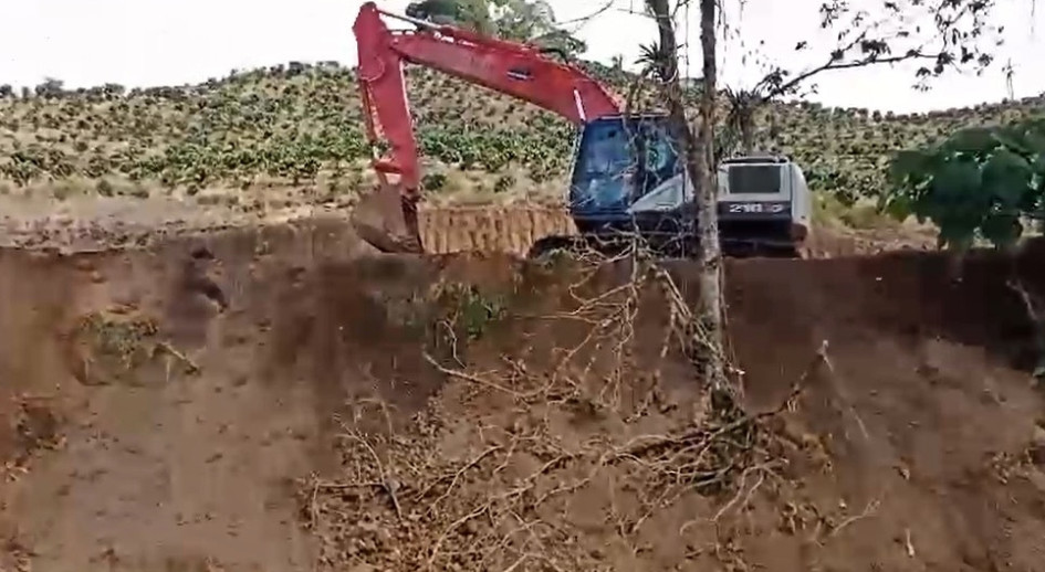 Le trabajan a la vía entre la vereda Cartagena y la terminal de transporte de Aerocafé
