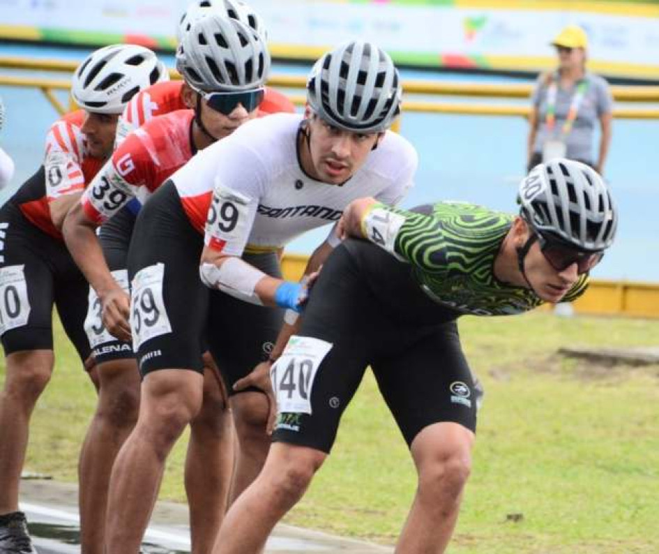 Pablo Felipe Marín, de Manizales, se coronó ayer como ganador de los mil metros sprint del patinaje de los Juegos Nacionales, en el Patinódromo el Bosque Popular El Prado.