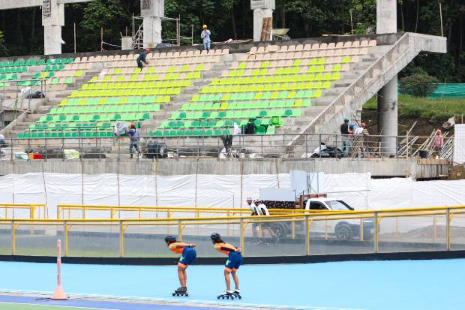 Los patinadores colombianos tuvieron ayer jornada de entrenamiento y reconocimiento de la nueva pista de patinaje de Manizales, ubicada en el Bosque Popular El Prado.