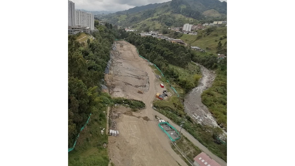 El cadáver lo hallaron a orillas del río Chinchiná, entre la Terminal de Transportes de Manizales y Villamaría.