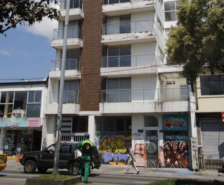 El edificio Shalom III sobre la Avenida Santander en Manizales muestra deterioro. Tiene orden de demolición por una multa que le impusieron a los constructores por infracciones a las normas urbanísticas.