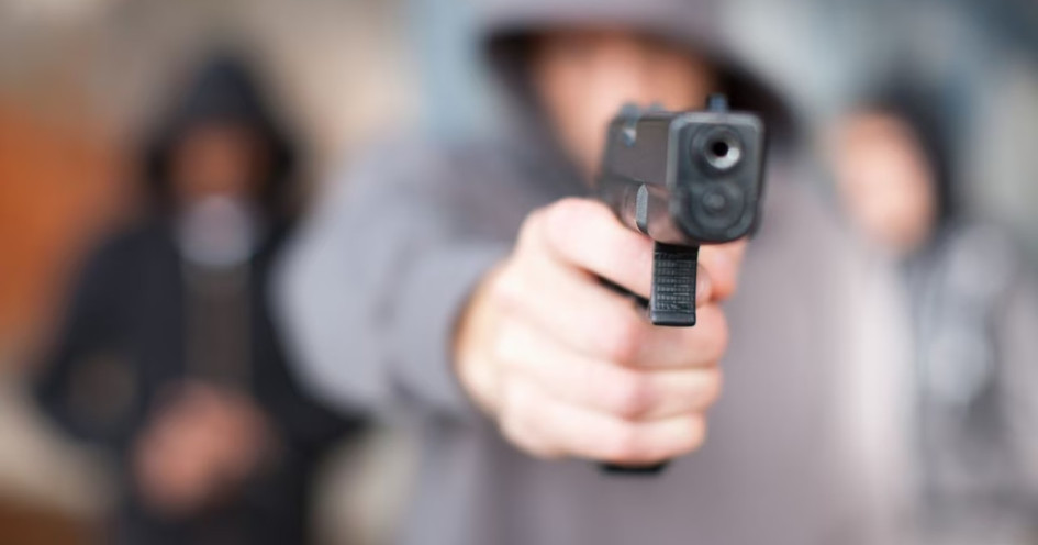 A un joven, identificado como Felipe Patiño, lo atacaron a bala. Ha habido siete homicidios en el año, tres de ellos en las últimas dos semanas.