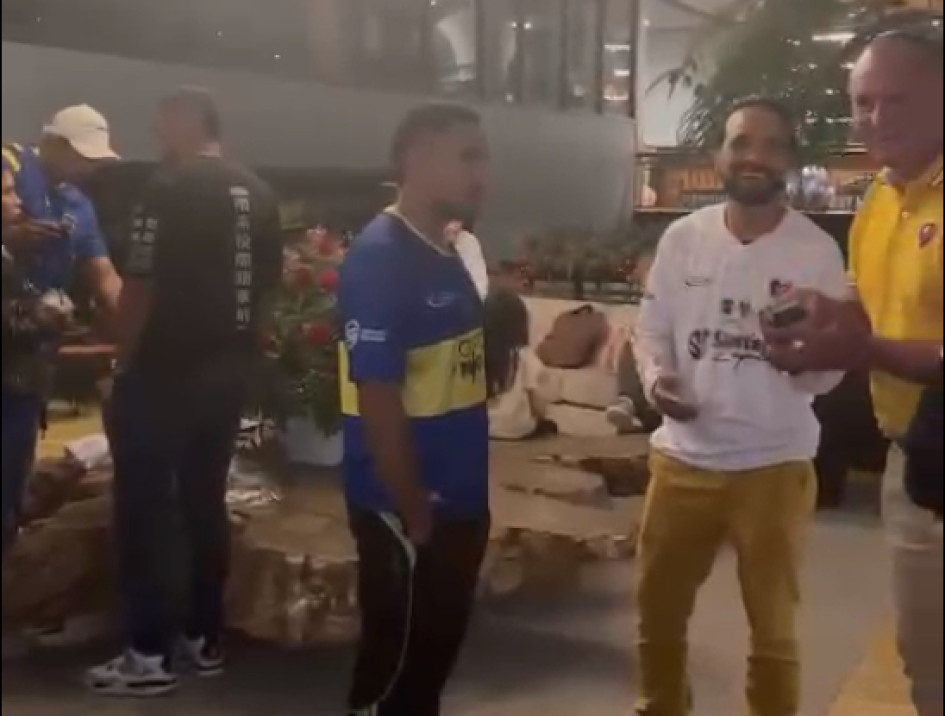 En el hotel Termales El Otoño ya estaban presentes los jugadores y aficionados para el partido que se jugaría este domingo.