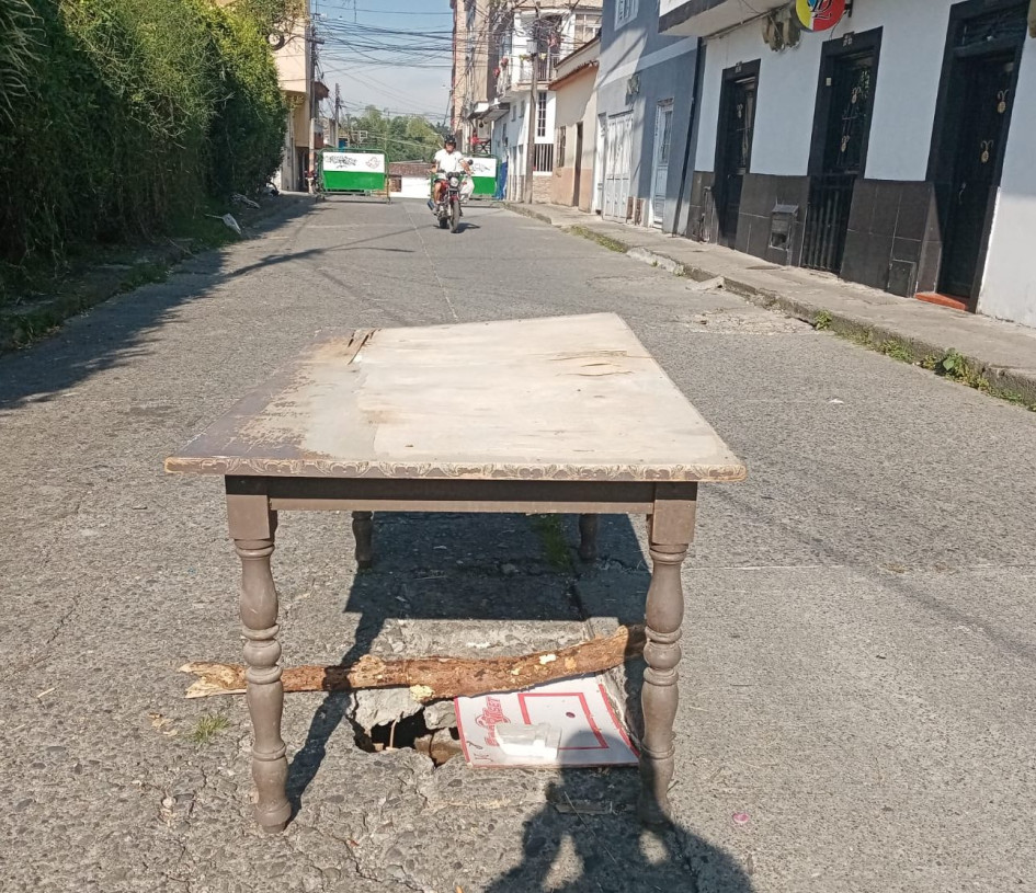 Foto | Julián García | La Patria  Esta calle está a media cuadra del supermercado Las Milpas.