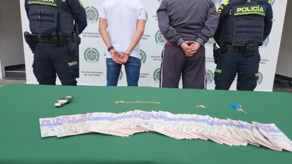 Los dos sujetos, reconocidos como 'Julián' y 'Manuel', se entregaron de manera voluntaria. Hurtaron elementos avaluados en casi $5 millones.