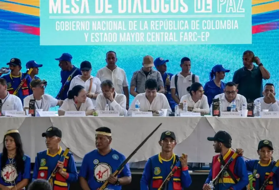 Mesa de diálogo con Emc