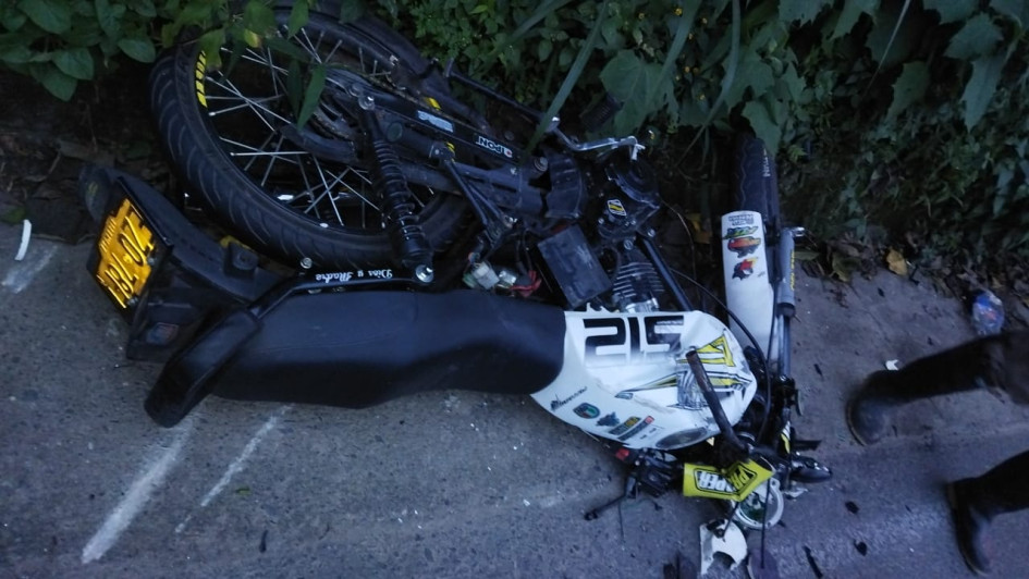 En el choque resultaron lesionados otros dos hombres.