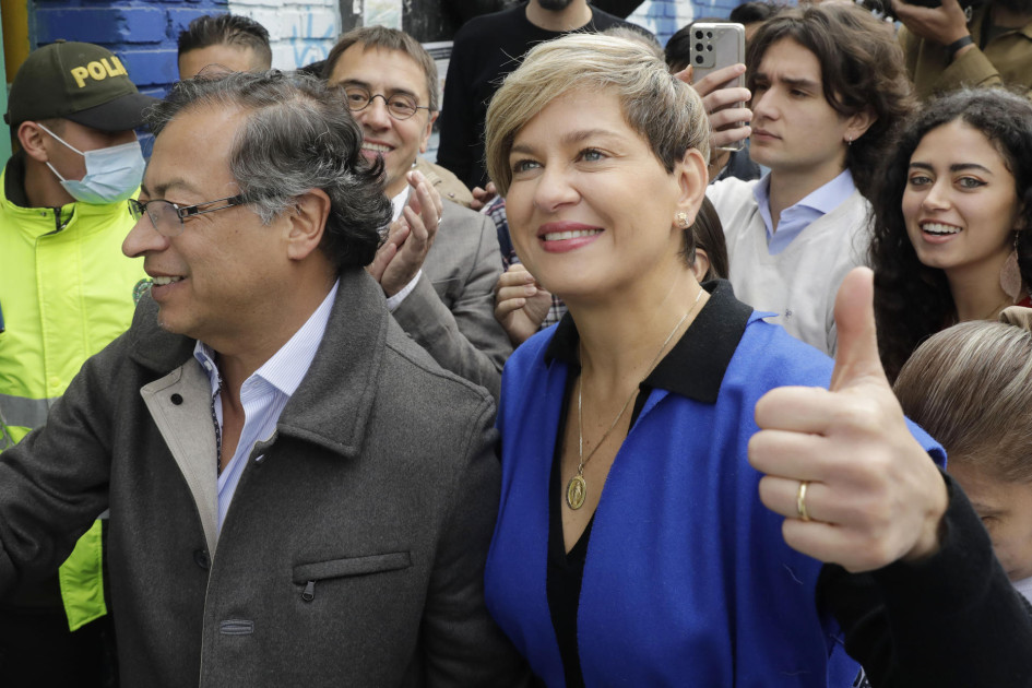 Verónica Alcocer junto a su esposo, el presidente Gustavo Petro.