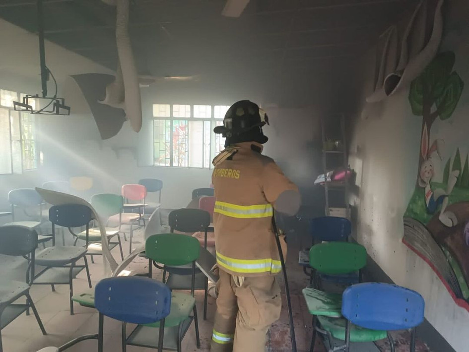 Un colegio resultó afectado por un incendio en La Dorada