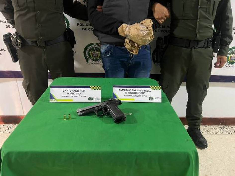 En la vereda Caracolí, de Supía, mataron con arma de fuego a Jhon Henry Gañan, de 35 años de edad. La Policía halló esta pistola, con la que supuestamente atacaron al ciudadano.