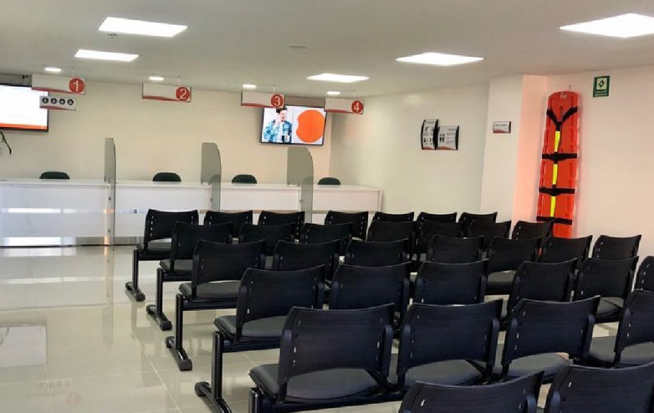 Al parecer, la reacción se desató por una mala atención de la funcionaria.