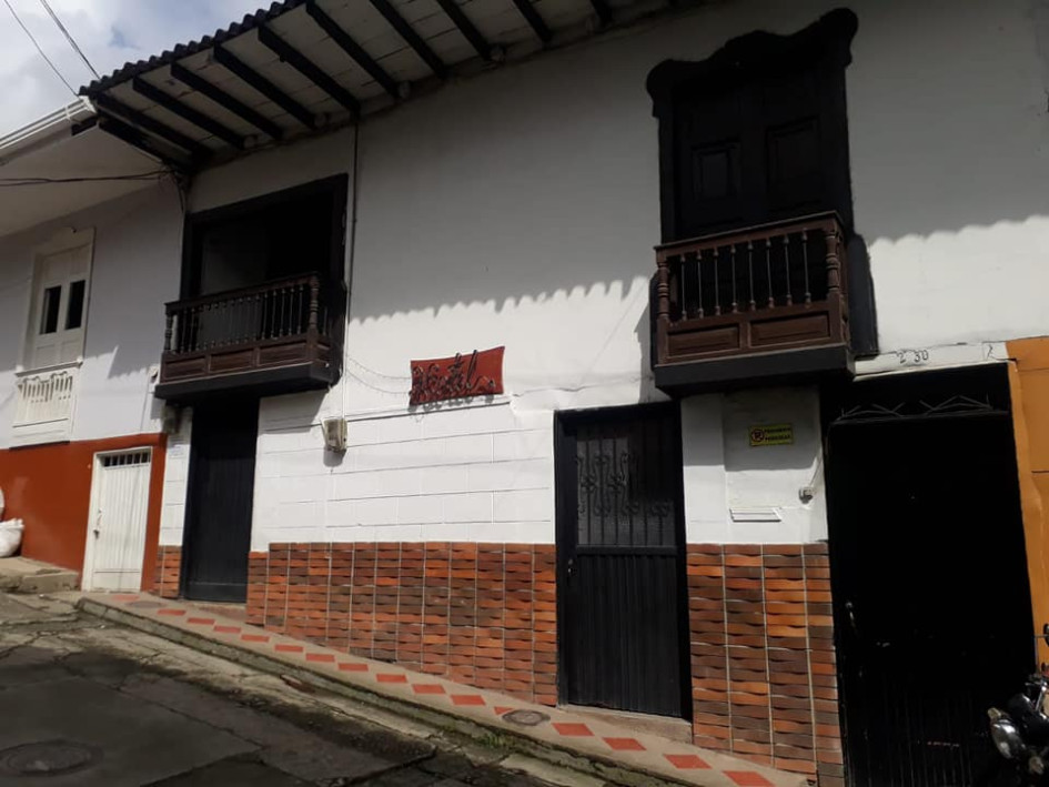 El hotel al que entrarían. El lugar no tiene nada qué ver con el proceso.