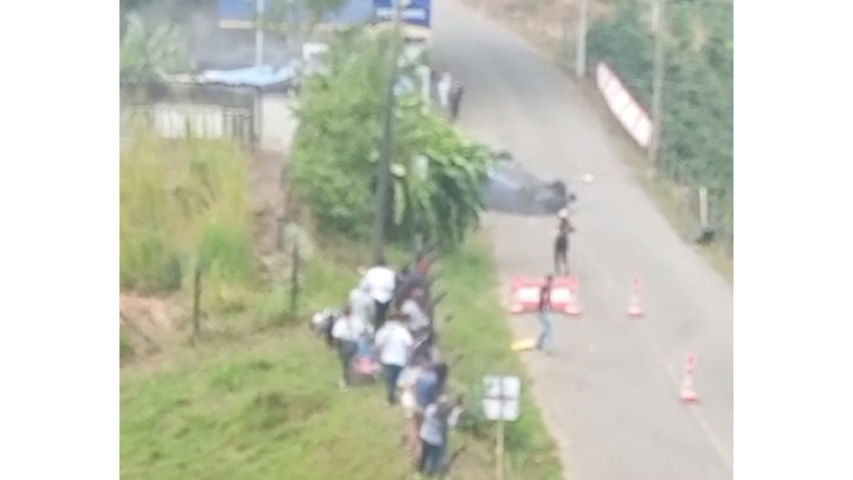 El vehículo que causó el accidente perdió el control y embistió a un grupo de espectadores a un costado de la vía de ingreso a Buenavista (Quindío).