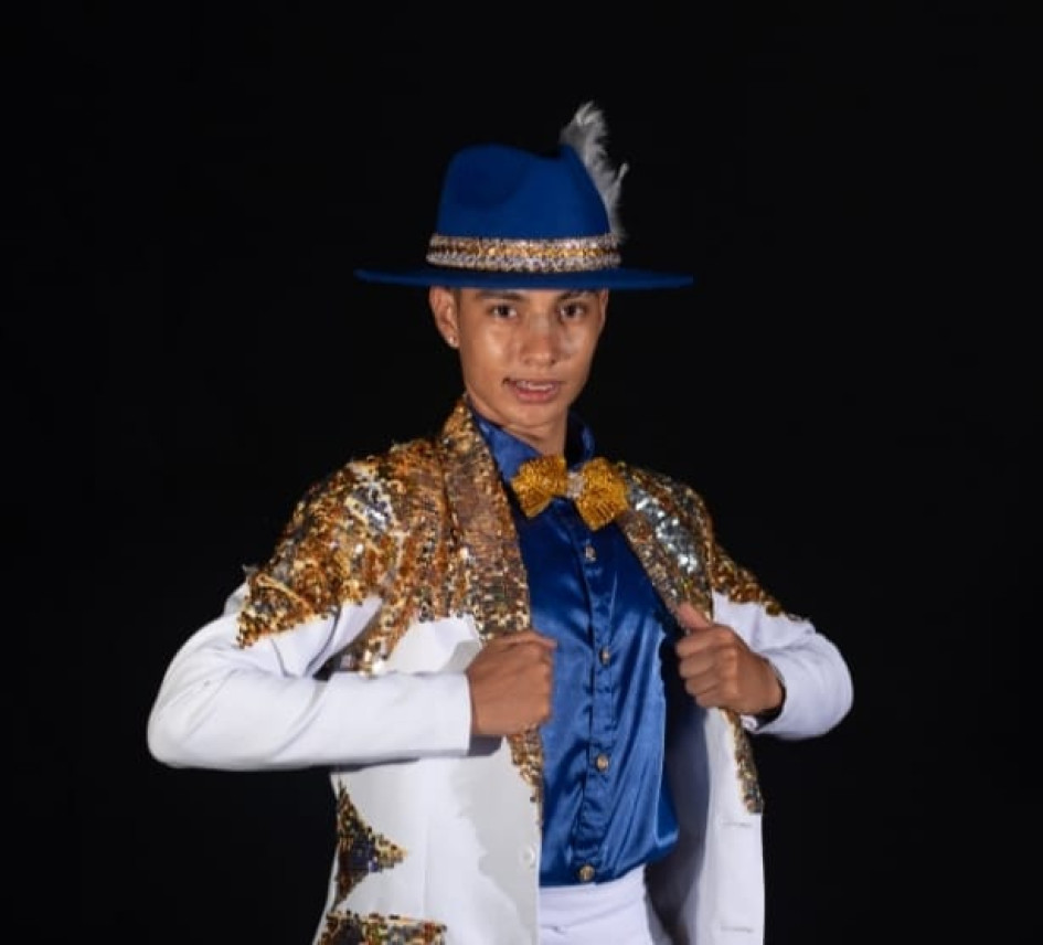 Erick Santiago Lara Pomar, bailarín de 16 años.