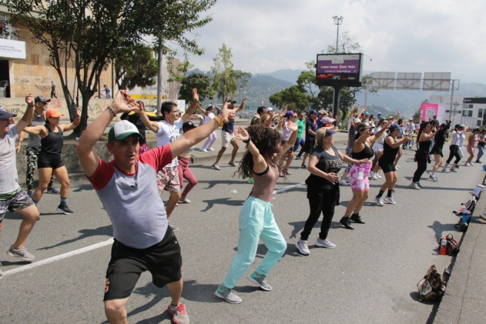 La ciclovía por la avenida Santander, ahora llamada recrevía, es de las principales actividades deportivas del domingo en la mañana en Manizales. La de este 4 de febrero es la segunda del 2024.