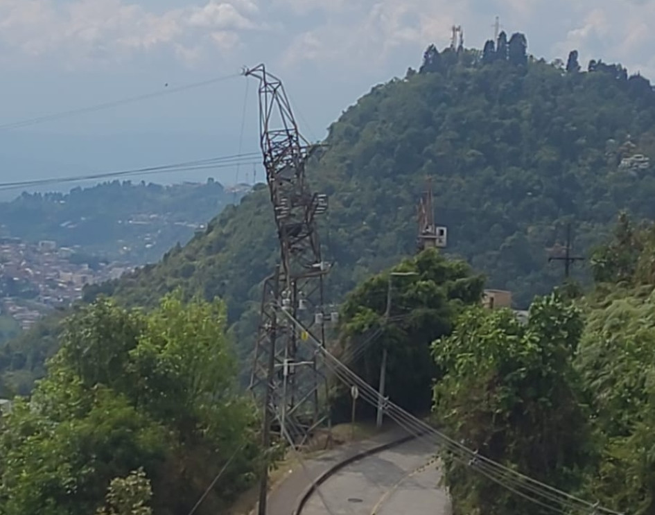 Torre de electricidad en el Alto del Perro