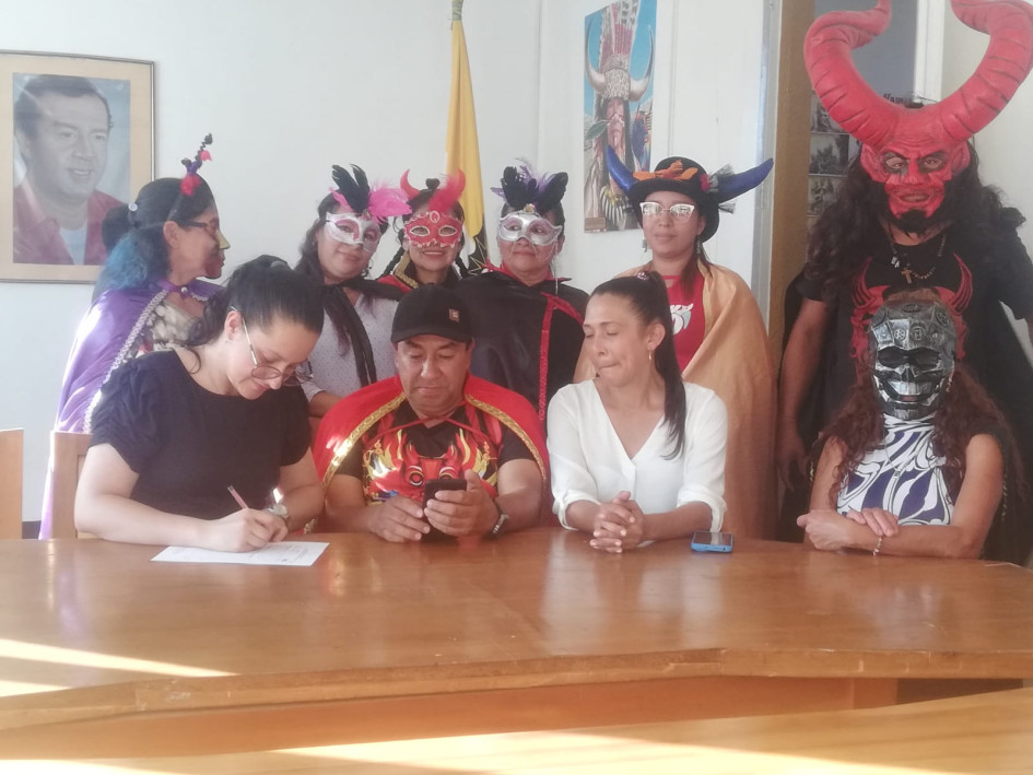 Inscripción de la cuadrilla, en la sede de la Corporación Carnaval de Riosucio.