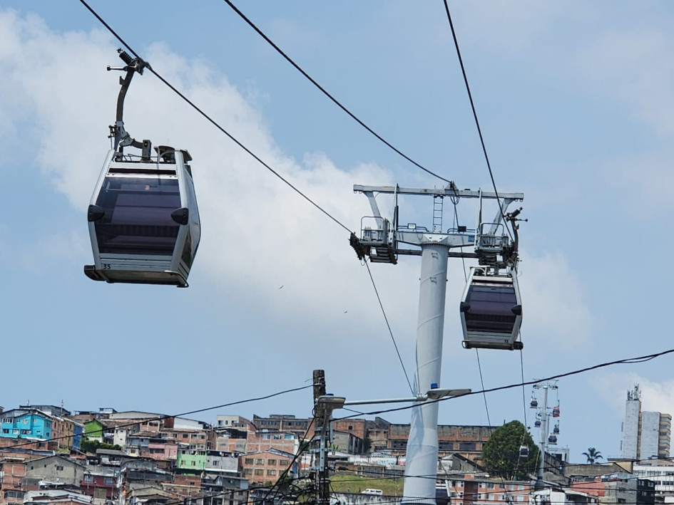 La línea 1 del cable aéreo de Manizales, que conecta al sector de Fundadores con Los Cámbulos, está detenida desde alrededor de las 9:00 a.m. de este miércoles.