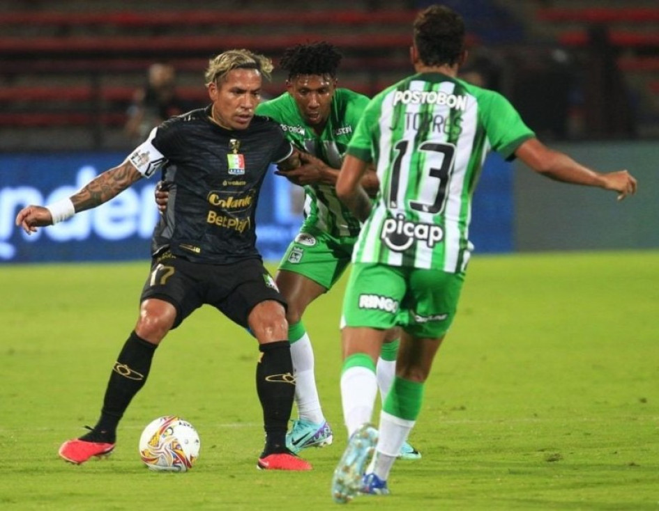 Dayro Moreno volvió a marcar anoche y el Once Caldas empató 1-1 con el Atlético Nacional en el estadio Atanasio Girardot.